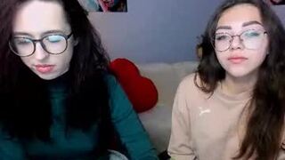 kiki_swan